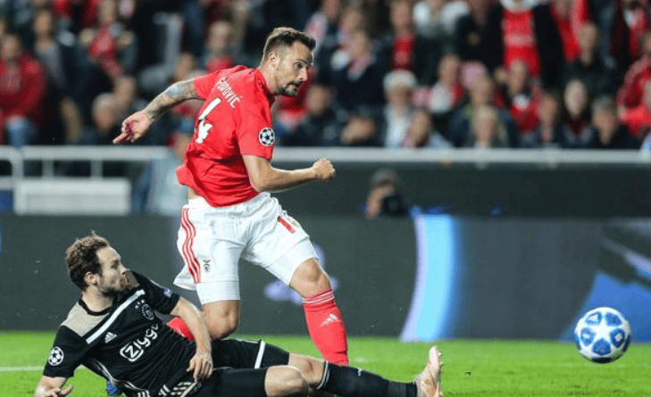 欧冠焦点战：勒沃库森VS纽卡斯尔联——战术博弈与胜负天平的深度剖析